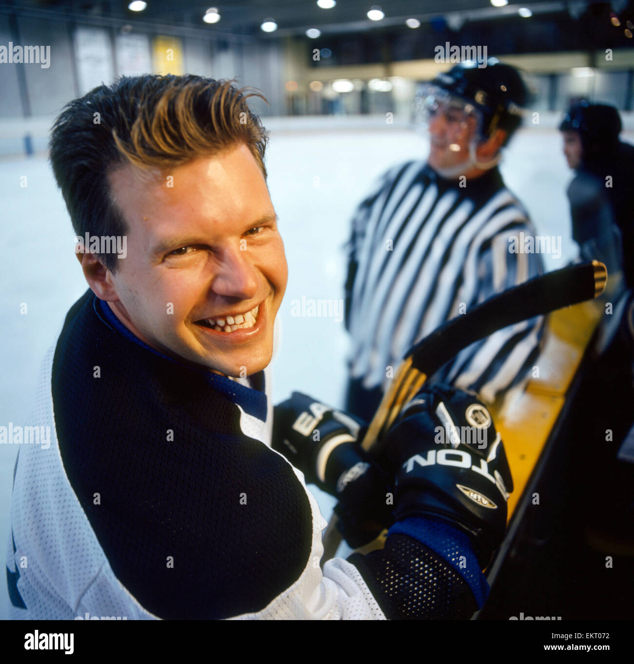 Hockey Player bei Rink, Manitoba Stockfoto
