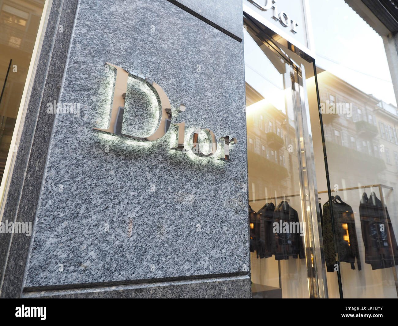 Dior Shop Via Montenapoleone Fashion District Mailand Lombardei Italien Europa Stockfotografie Alamy
