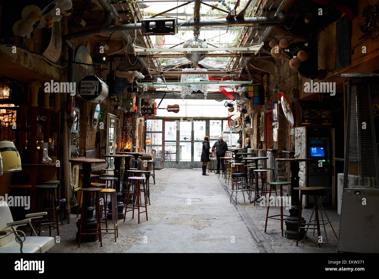 Budapest Ungarn Ruine Bar Pub Szimpla Kertmozi Stockfoto