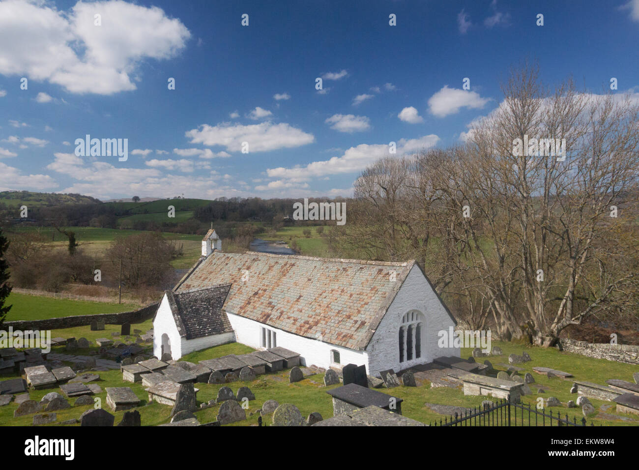 Llangar alte Pfarrkirche Allerheiligen über dem Fluss Dee in der Nähe von Corwen Denbighshire North East Wales UK Stockfoto