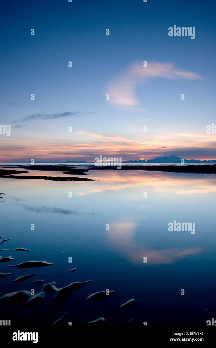 Ebbe in der Nähe von Anker Pt @ Sunset Cook Inlet Kp Alaska Spring Stockfoto