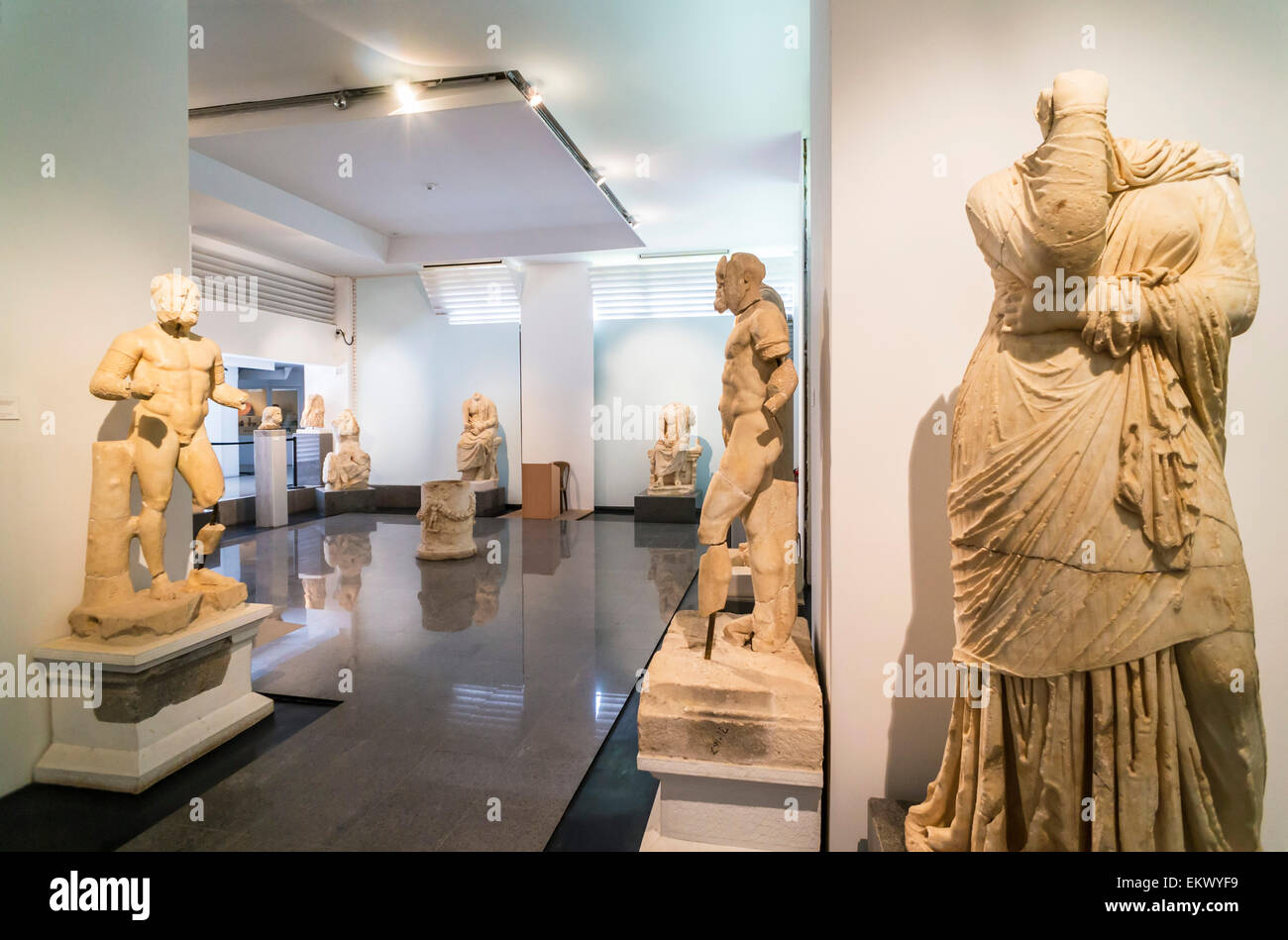 Marmor-Skulpturen und Statuen, Aphrodisias Museum Interieur, Aphrodisias, Anatolien, Türkei Stockfoto