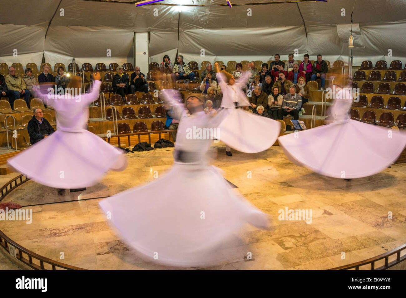 Wirbelnden Derwisch Tänzer, Pamukkale, Türkei Stockfoto
