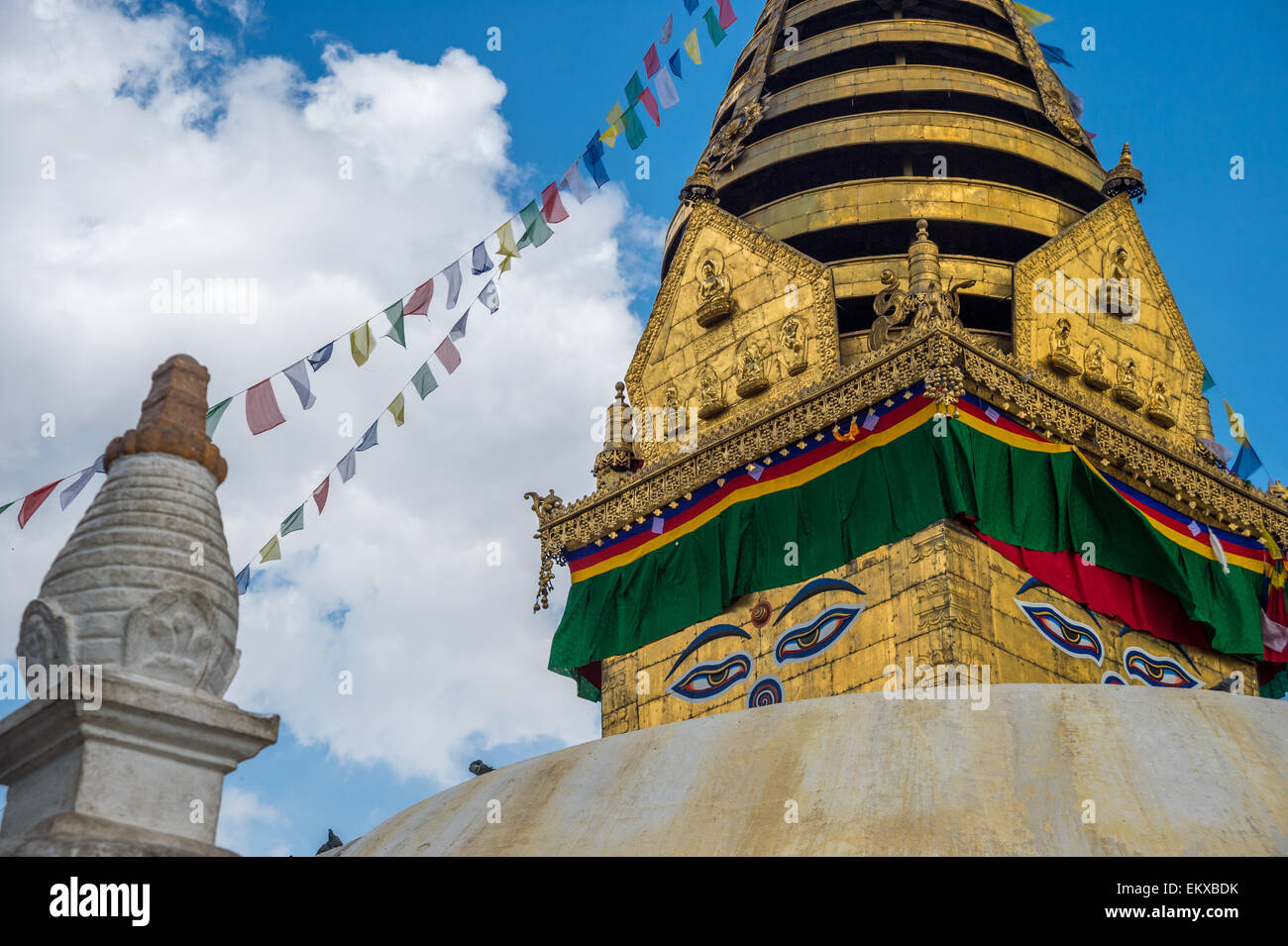 Stupa in Swayambhunath Monkey Tempel in Kathmandu, Nepal. Stockfoto