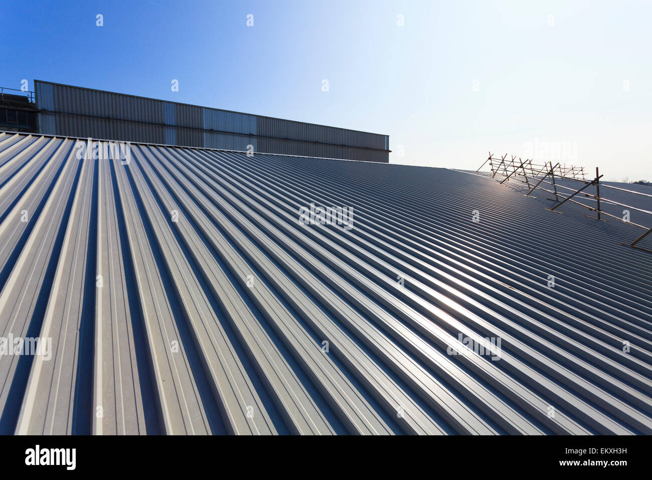 Stehende Naht Überdachung mit Herbst Verhaftung Blöcken und Sicherheitsseil Stockfoto