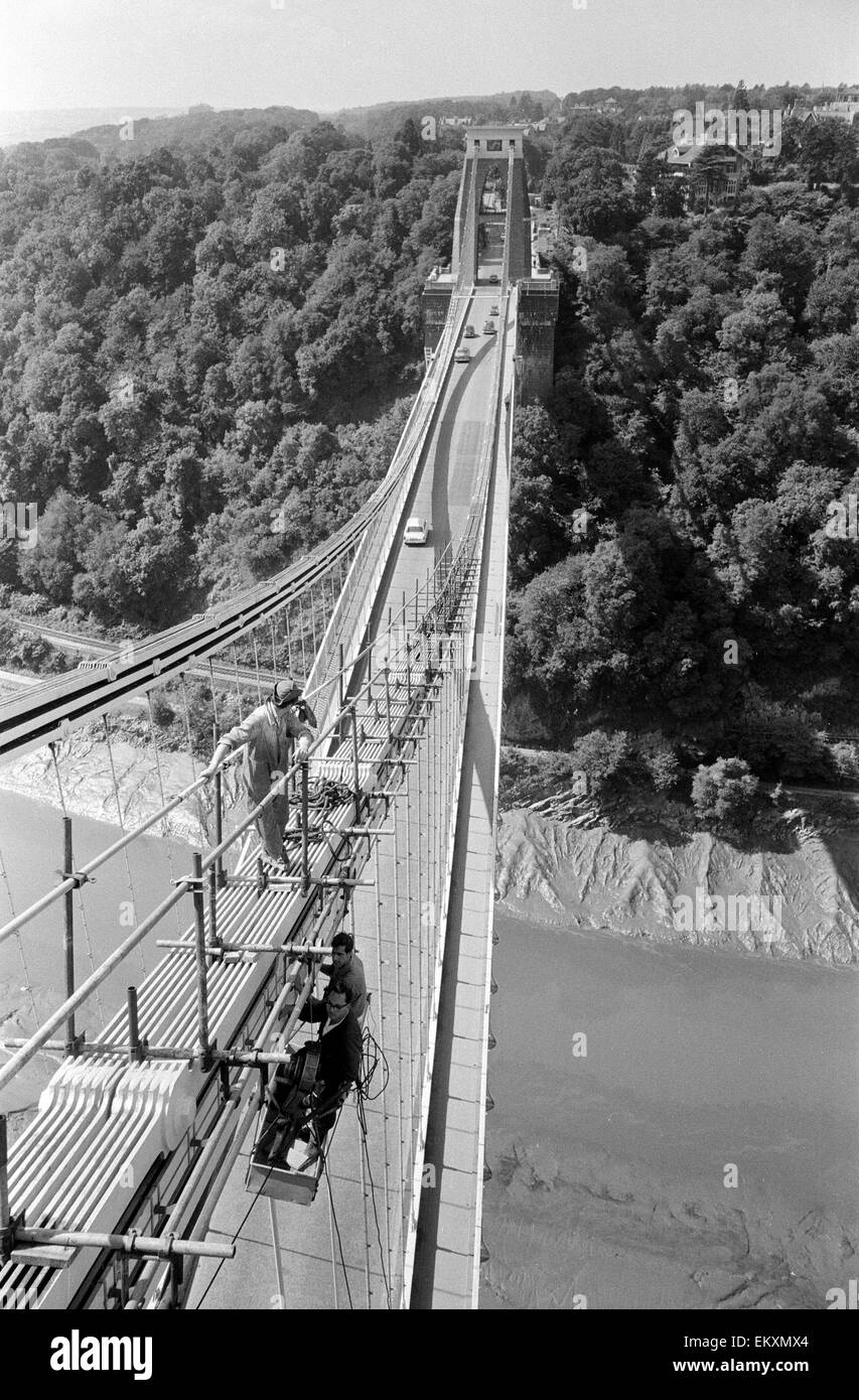Clifton Suspension Bridge, Bristol. Die Brücke über die Avon erhalten einen frischen Anstrich. 18. August 1966 Stockfoto