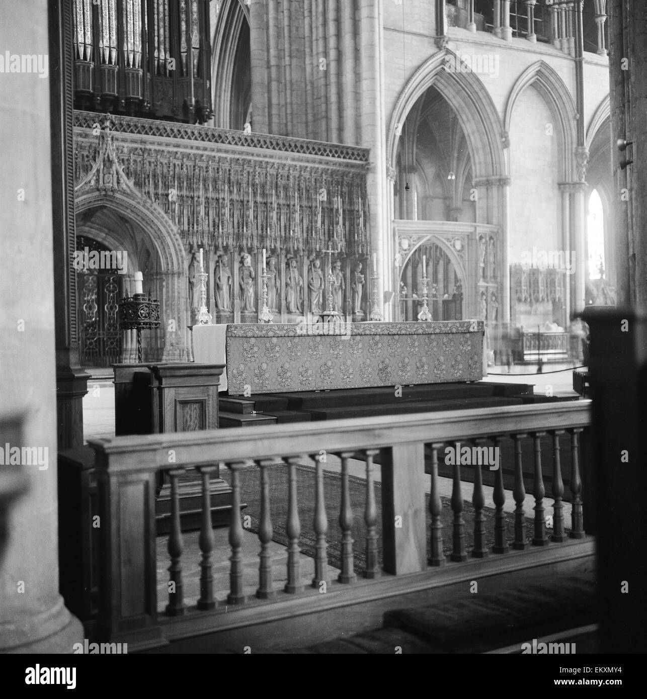 York Minster das Kirchenschiff. 3. April 1961. Stockfoto