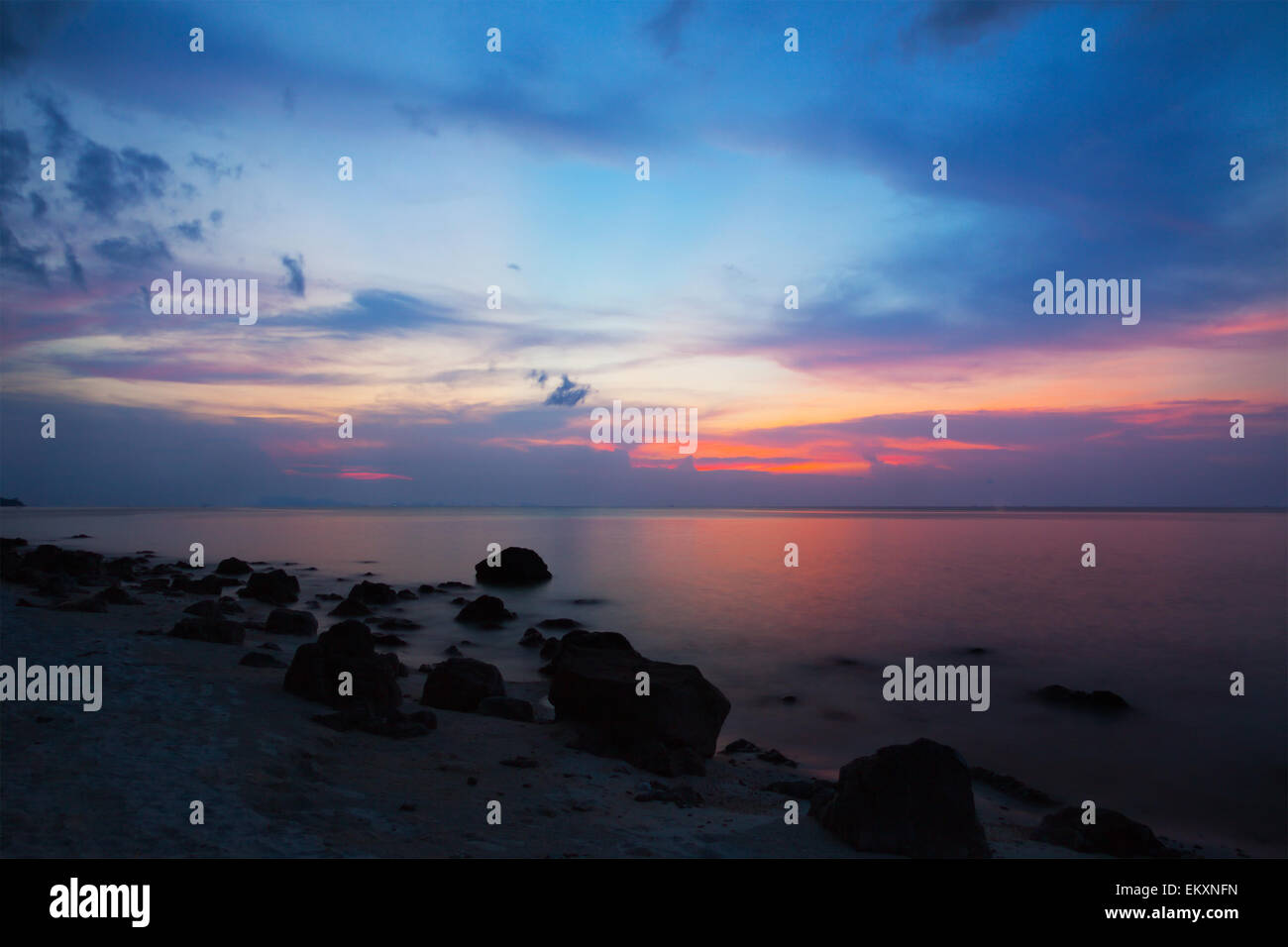 Meer nach Sonnenuntergang Stockfoto