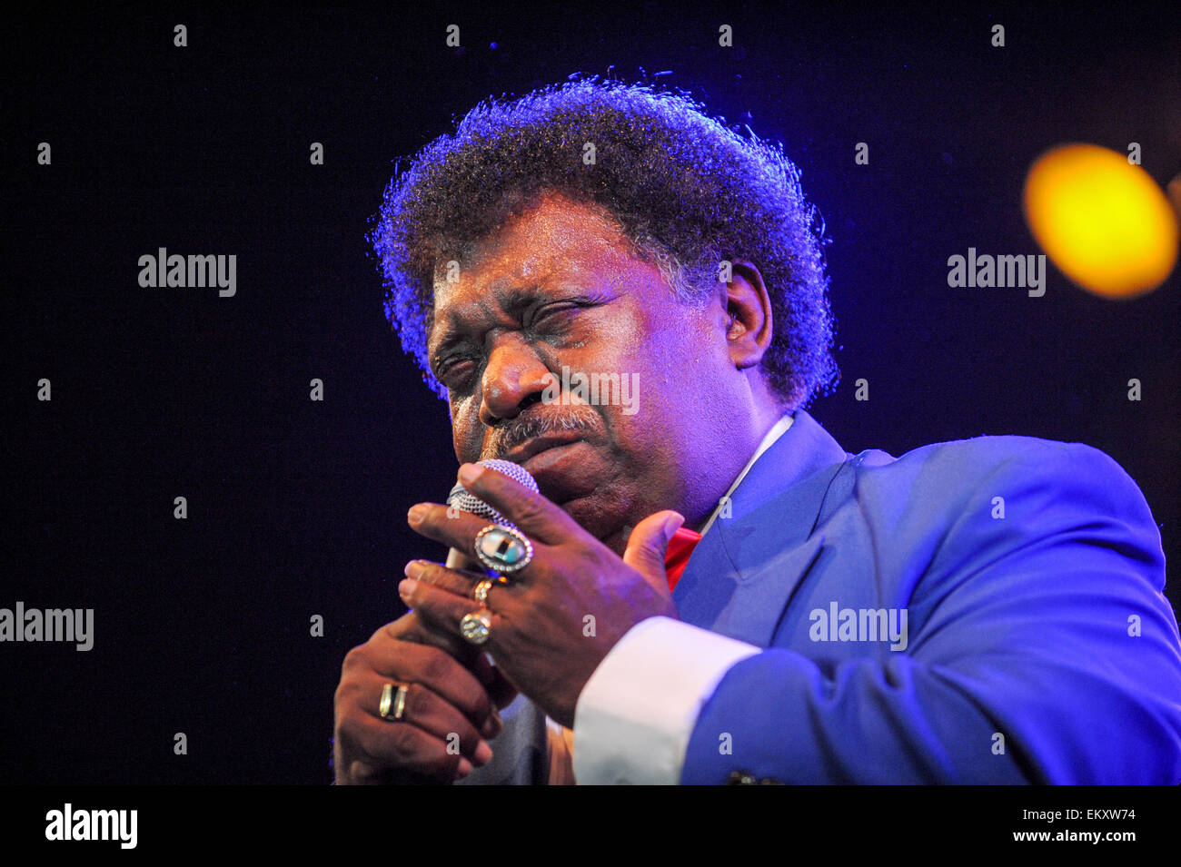 Datei - Datei Bild datiert 18. Juli 2008 zeigt die U.S. amerikanische Sängerin Percy Sledge während dem Festival "Jazz an der Donau" in Straubing, Deutschland. Foto: Nestor Bachmann dpa Stockfoto