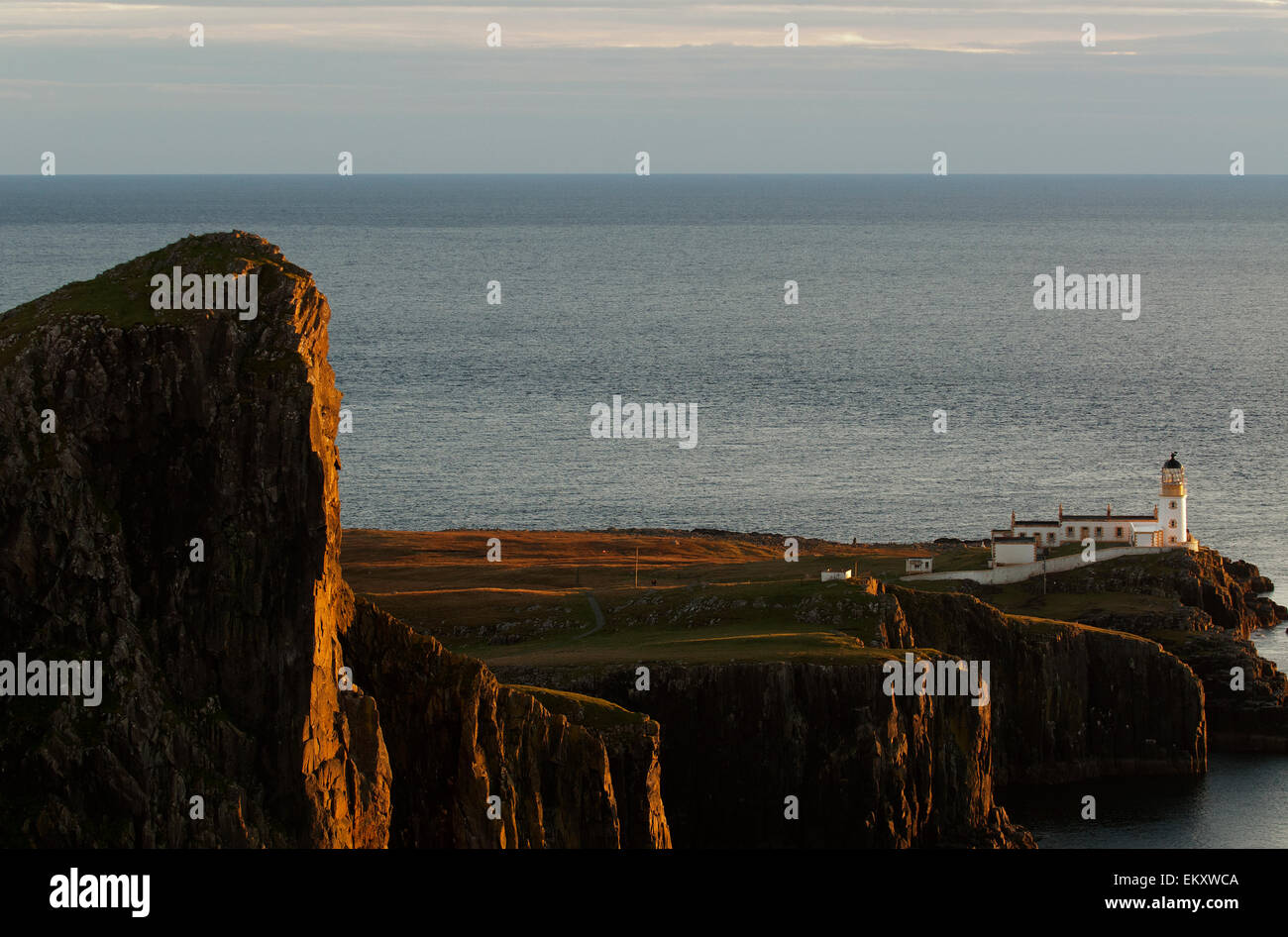 Landschaftlich Point Lighthouse, Isle Of Skye, am Ende des Tages. Stockfoto