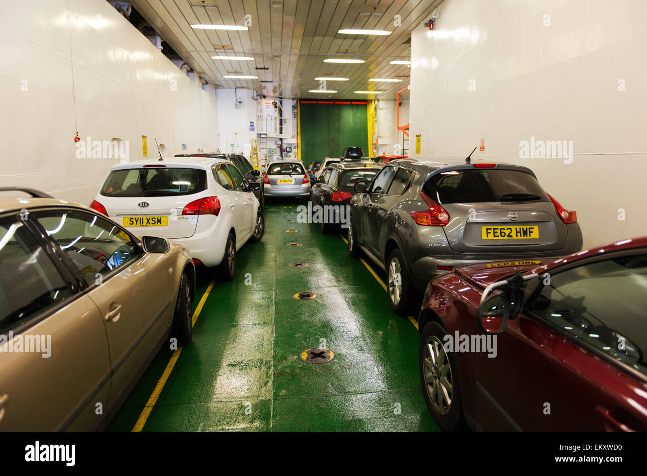 Im Inneren der Autofähre zwischen Uig auf der Isle Of Skye, Tarbert auf Lewis und Harris. Stockfoto