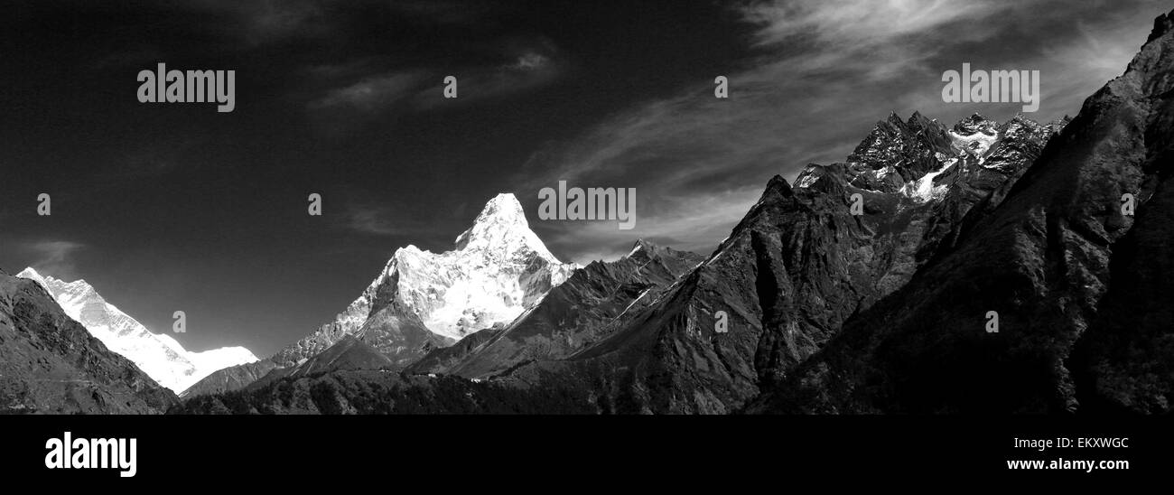 Gekappte Ama Dablam Schneeberg, auf Everest base Camp trek, UNESCO-Weltkulturerbe, Sagarmatha Nationalpark, Solu-Khumb Stockfoto