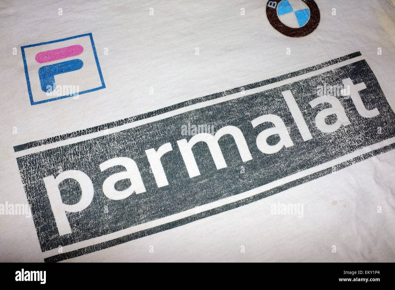 Brabham BMW T-shirt mit Parmalat und BMW und Fila-Logos bedruckt ist. Stockfoto