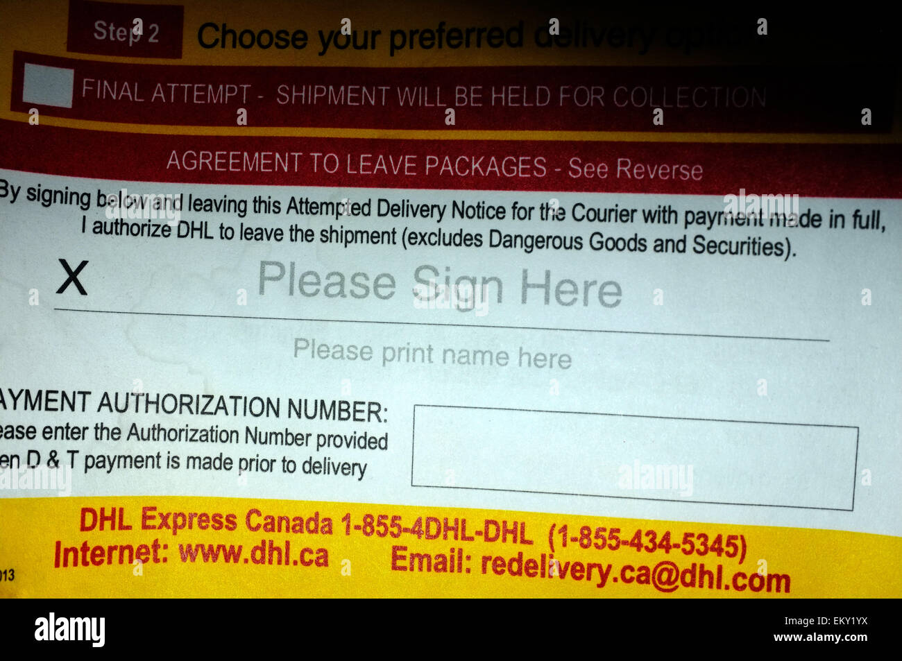 Eine postalische Slip erfordern eine Unterschrift als Empfangsbestätigung. Stockfoto