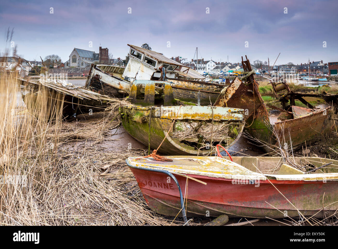 Alte Boote bei Ebbe auf dem Fluss Exe bei Topsham, Devon, England, United Kingdom, Europe. Stockfoto