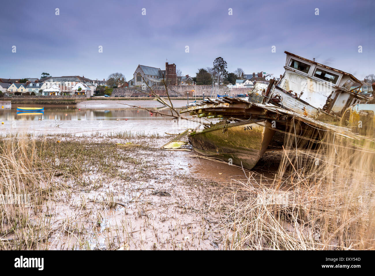 Alte Boote bei Ebbe auf dem Fluss Exe bei Topsham, Devon, England, United Kingdom, Europe. Stockfoto