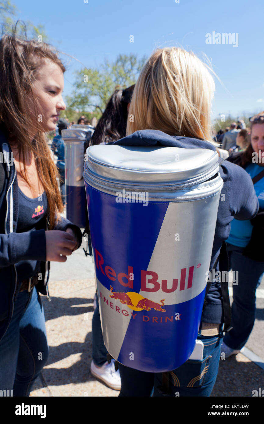 Red Bull Promotion Girls beim Outdoor-Festival - USA Stockfoto