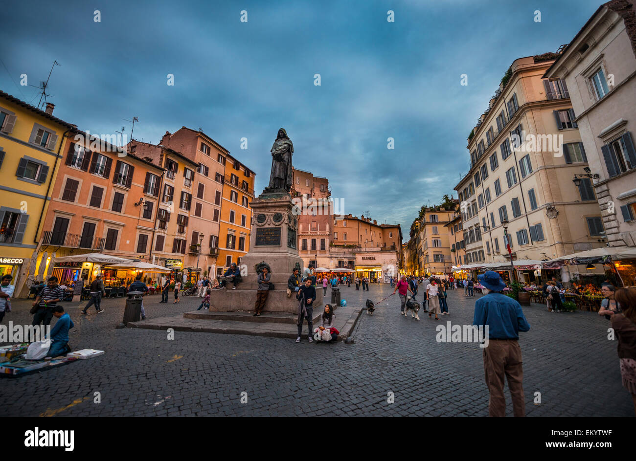 Campo de ' Fiori und Statue von Giordano Bruno, Rom, Latium, Italien Stockfoto