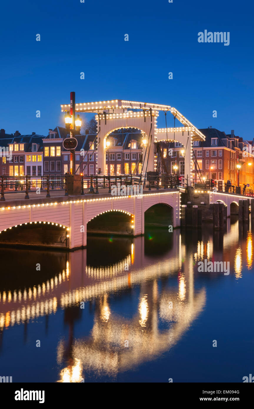 Magere Brug oder Magere Brücke Amsterdam Holland Stockfoto