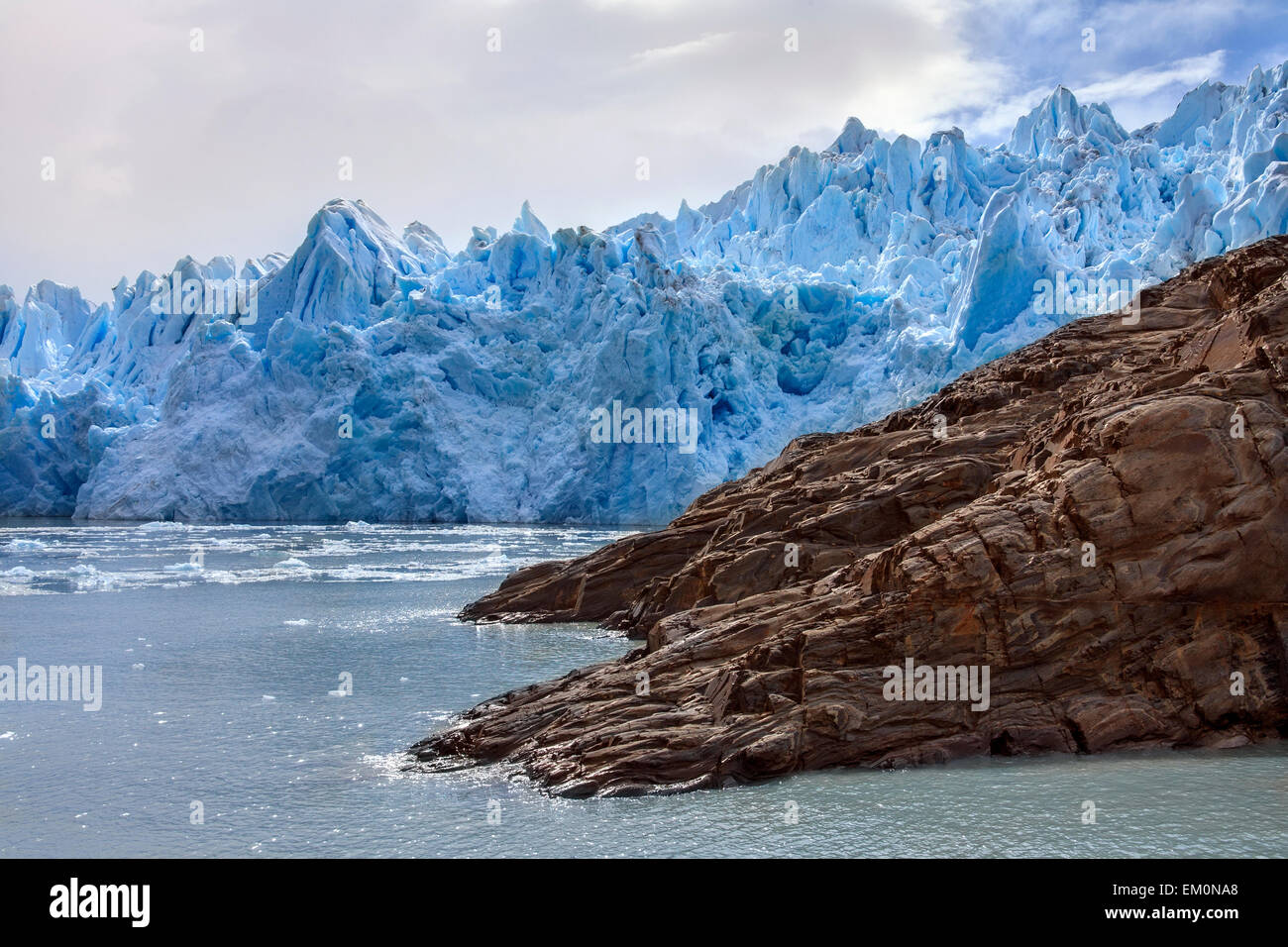 Der Grey Gletscher im Torres Del Paine Nationalpark in Patagonien im Süden von Chile, Südamerika. Stockfoto