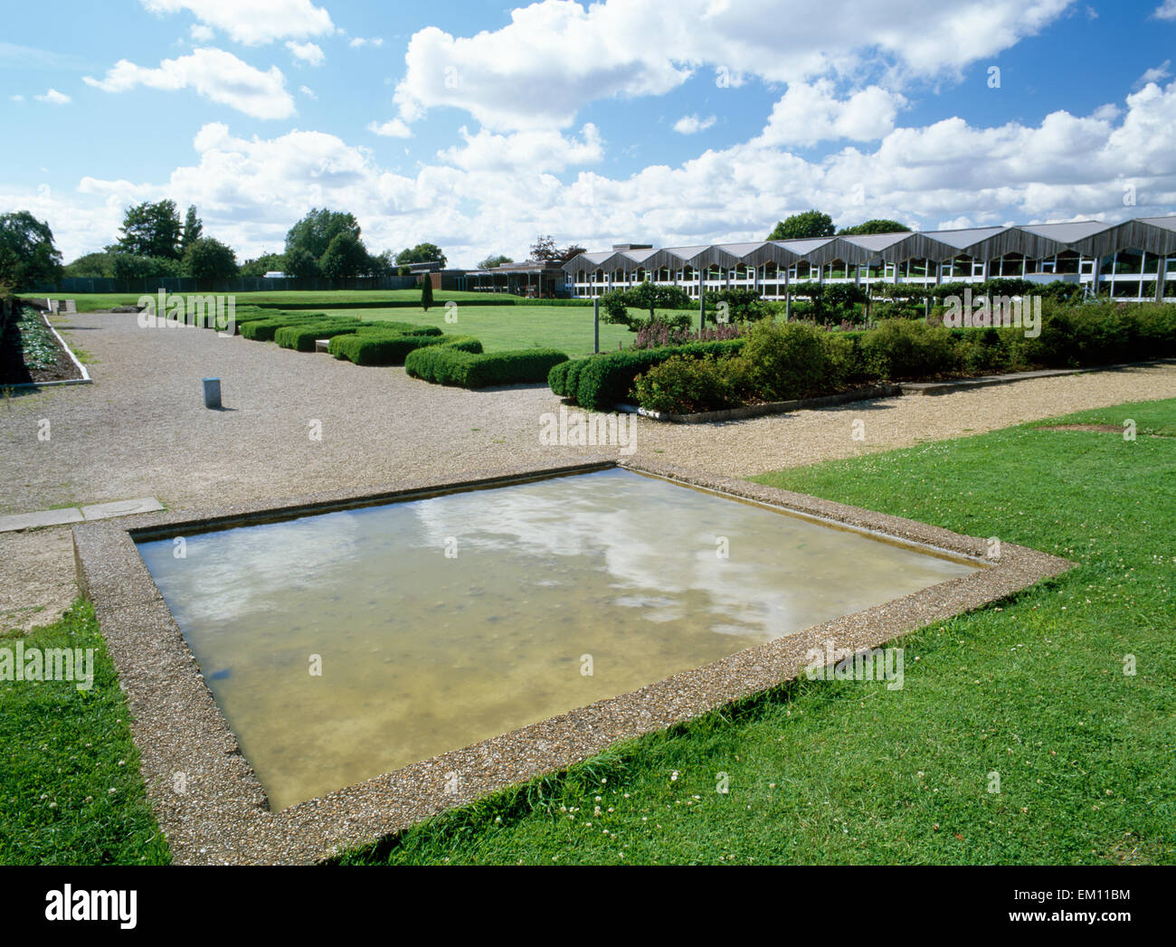 Fishbourne Roman Palace, West Sussex: 4 Flügel um einen formalen Garten angeordnet: E Flügel Eingang Halle Pool & zentrale Weg mit N Flügel Museum auf R. Stockfoto