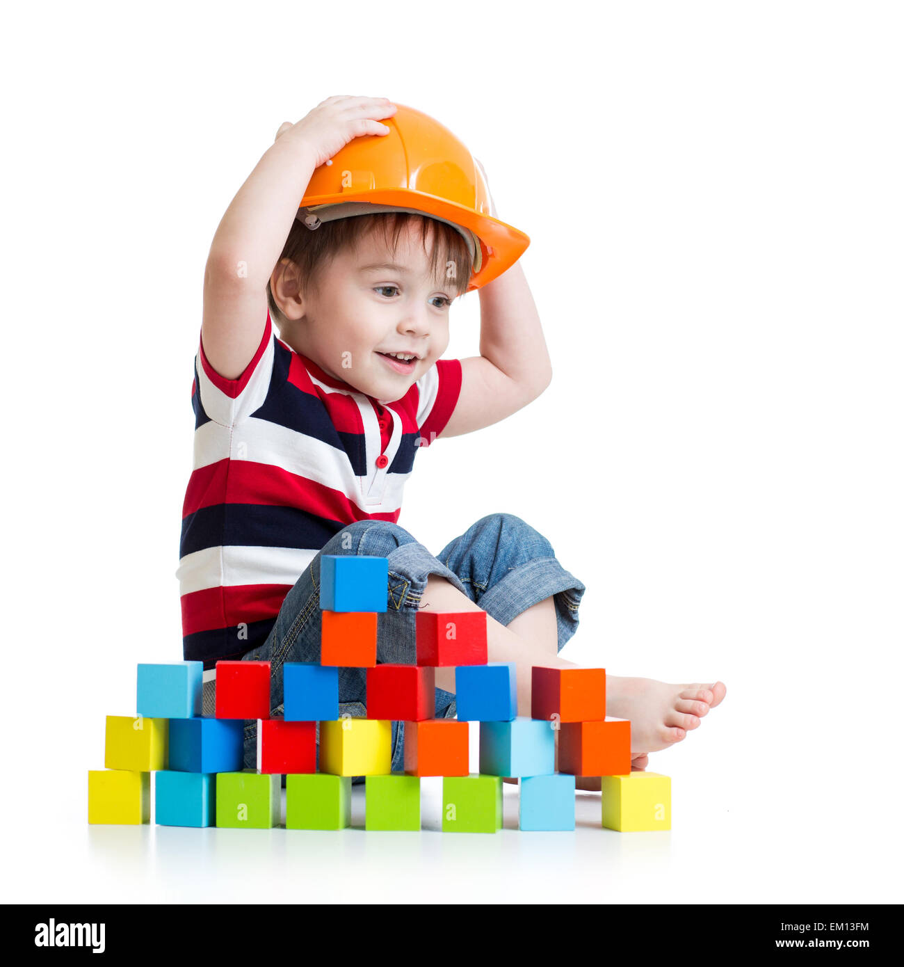 Kid Boy als Bauarbeiter in Schutzhelm Stockfoto