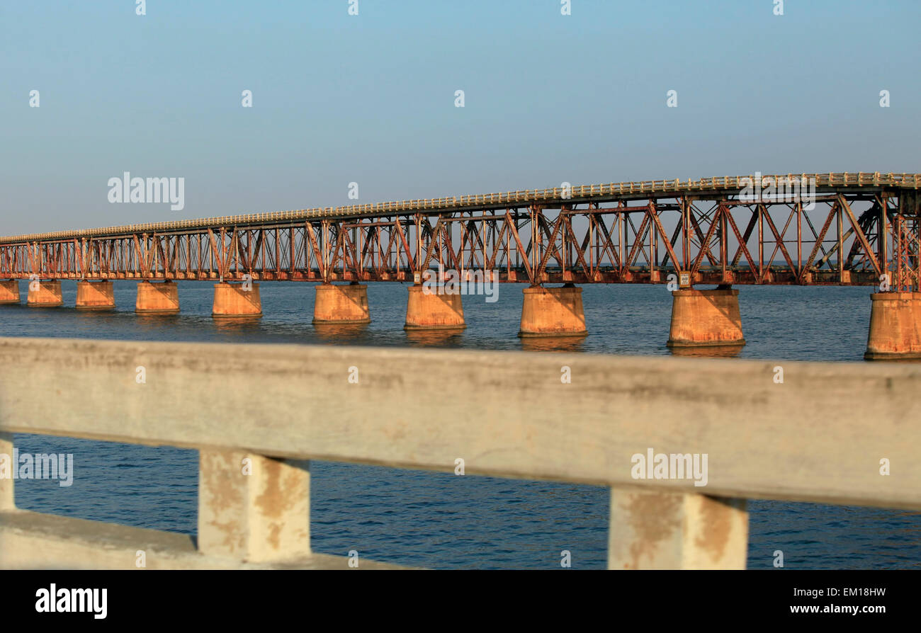 Die alte Eisenbahnbrücke Stockfoto