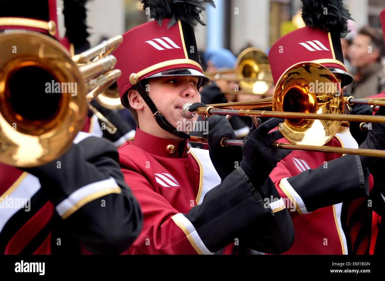 London, 1. Januar. Neujahr Parade von Piccadilly, Parliament Square. Middleton High School marching Band (Wisconsin) Stockfoto