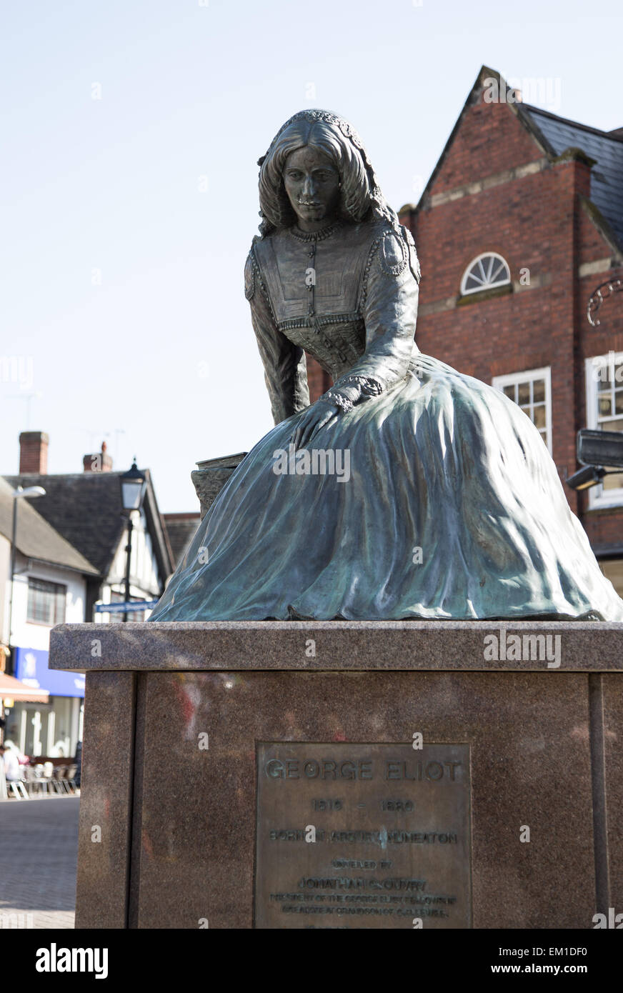 Statue des Schriftstellers George Eliot in Nuneaton Stadtzentrum in Warwickshire Stockfoto