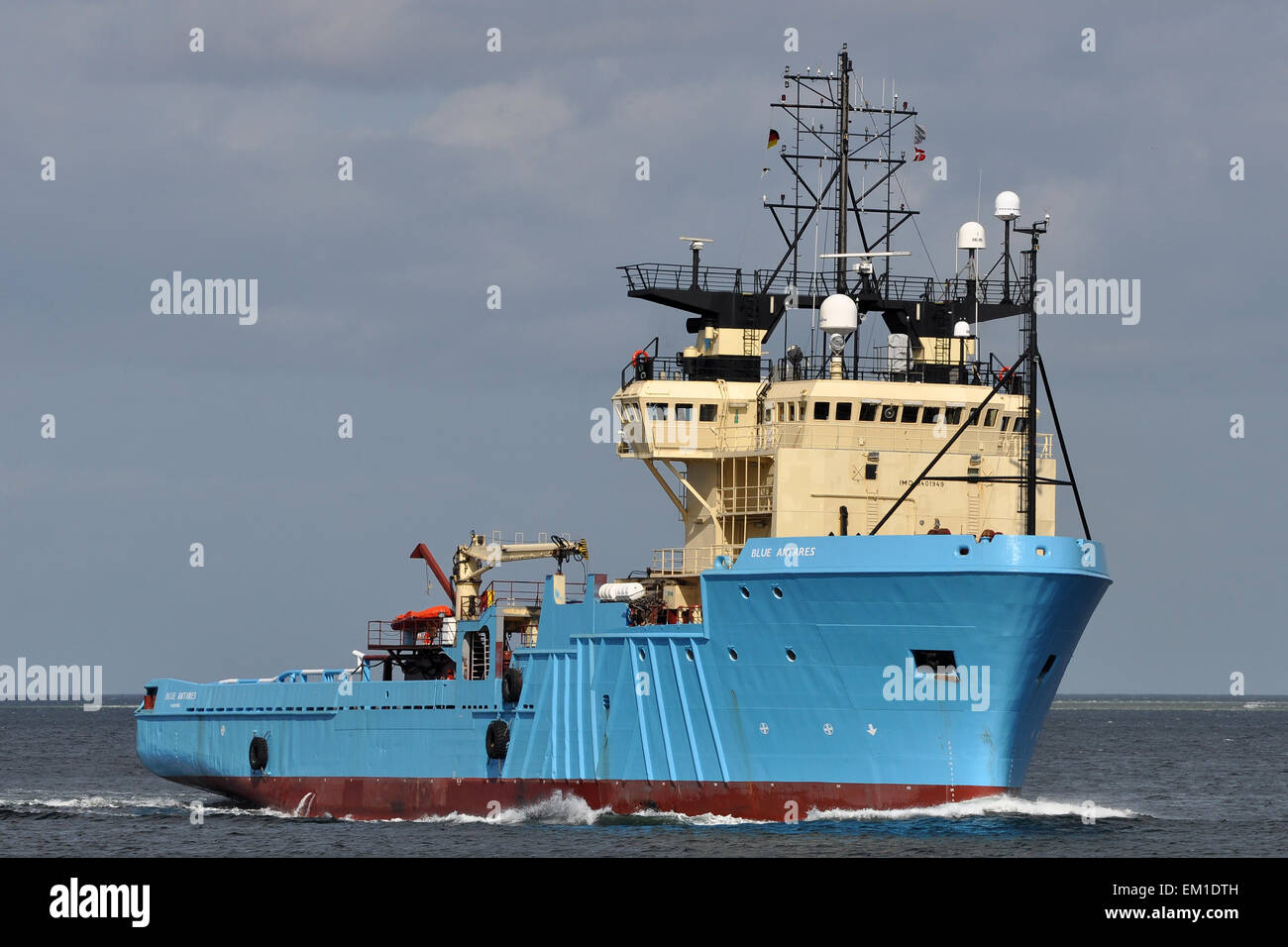 Offshore-Schlepper blau Antares Stockfoto