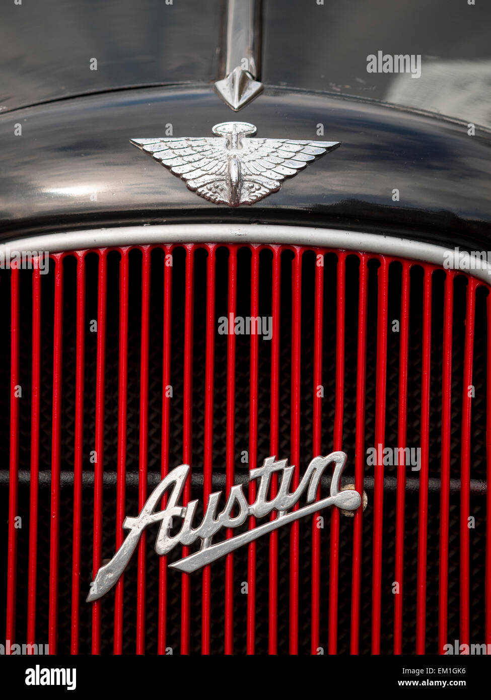 Heizkörper und Abzeichen der Austin Seven Oldtimer, Derbyshire, UK, 04.05.2015 genommen Stockfoto