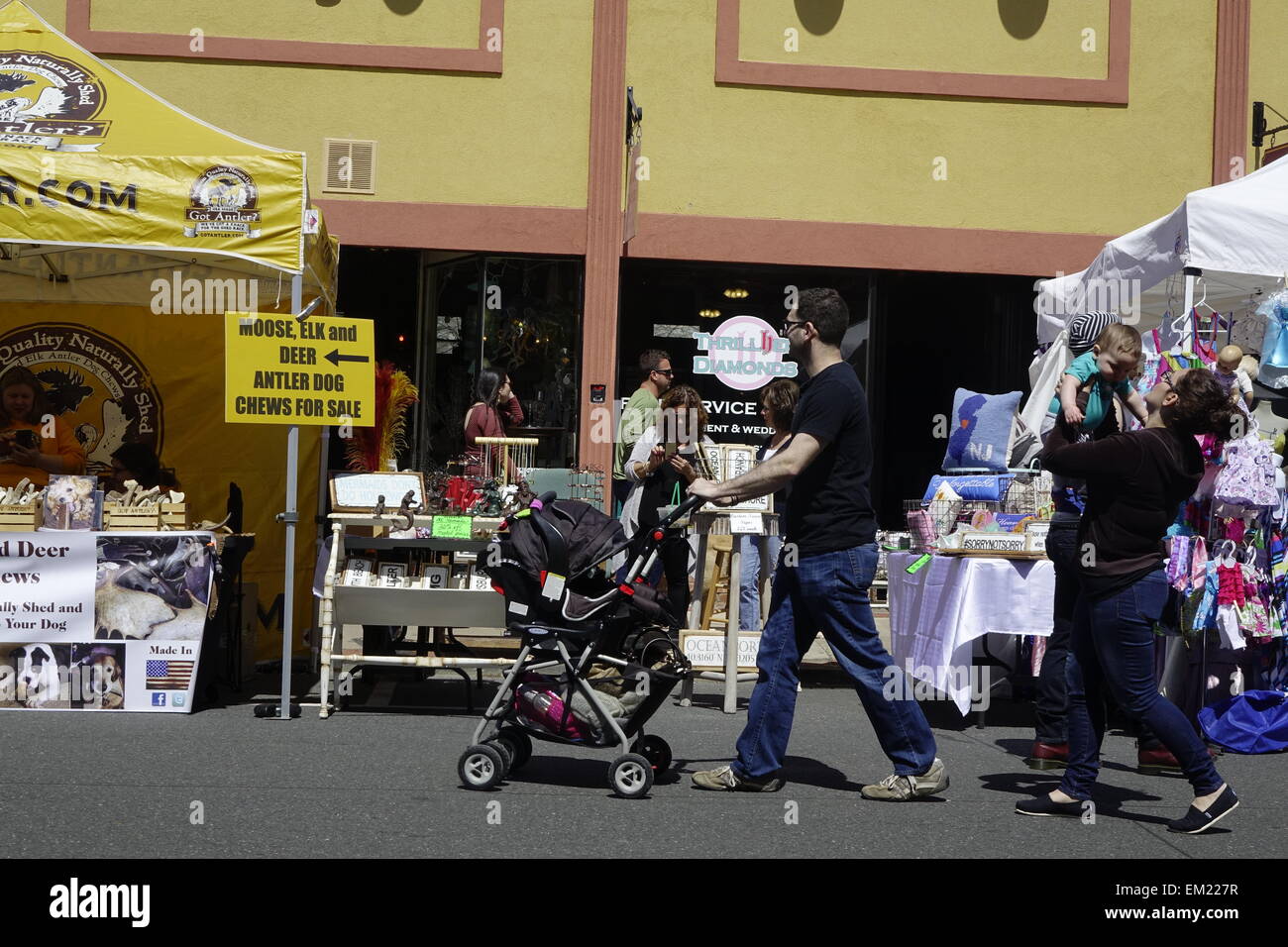 Red Bank, Middlesex County, New Jersey. Straße Fair und Musikfestival, April 2015. Stockfoto
