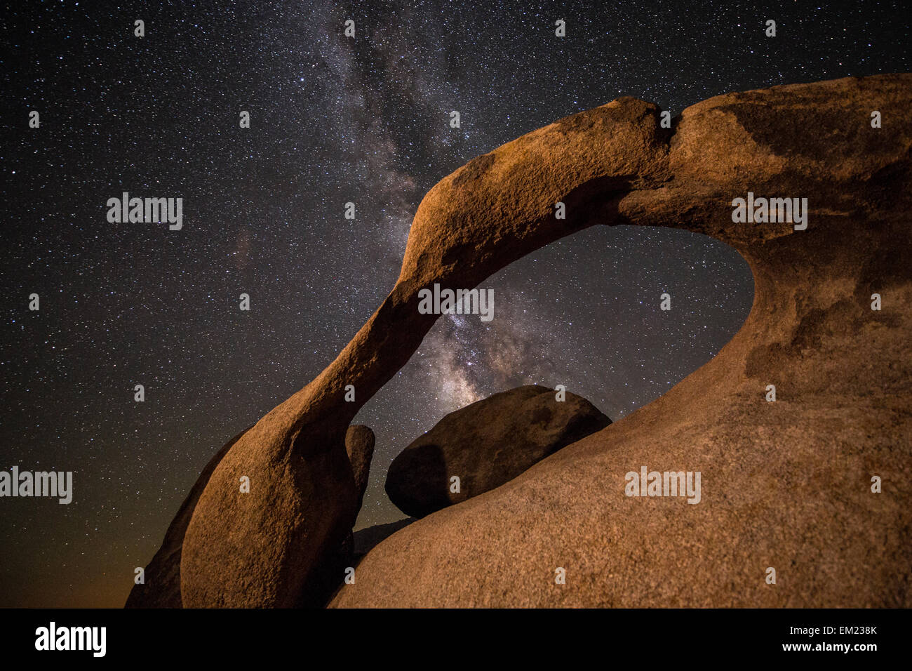 Die Milchstraße und Mobius Arch Stockfoto