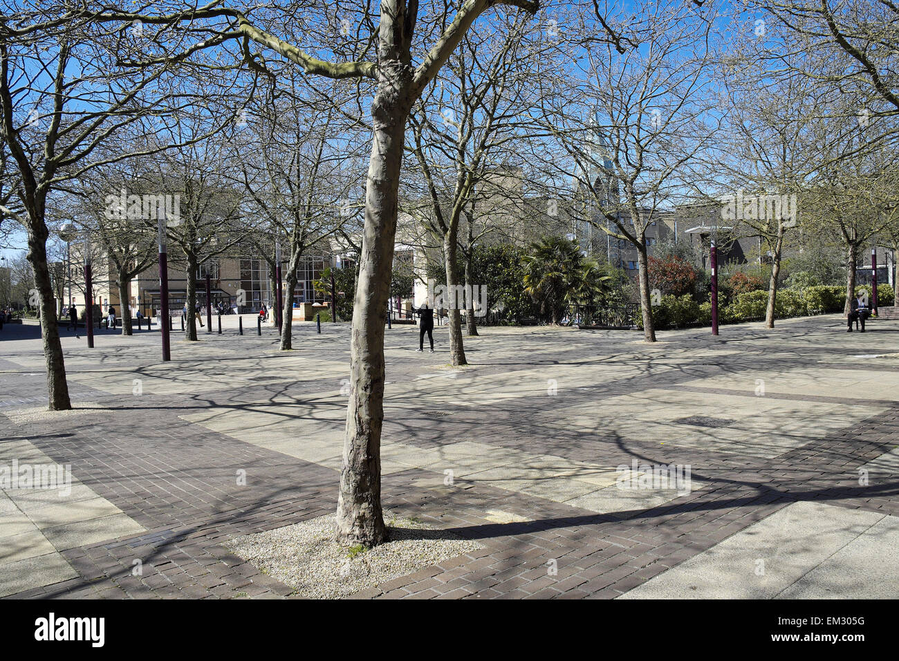 St-Martins-Platz in Basildon Stadtzentrum entfernt. Stockfoto