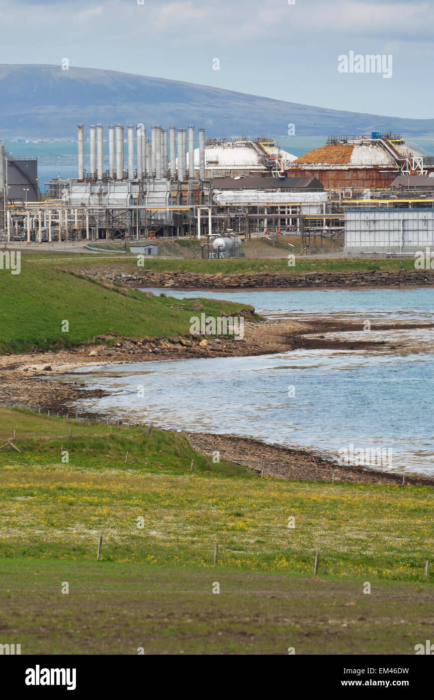 Die Flotta Oil Terminal auf der Insel Flotta auf den Orkney Inseln, Schottland. Stockfoto