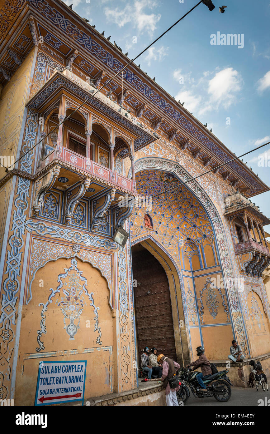 Verzierte Tor in die Stadt Jaipur, Rajasthan, Indien Stockfoto