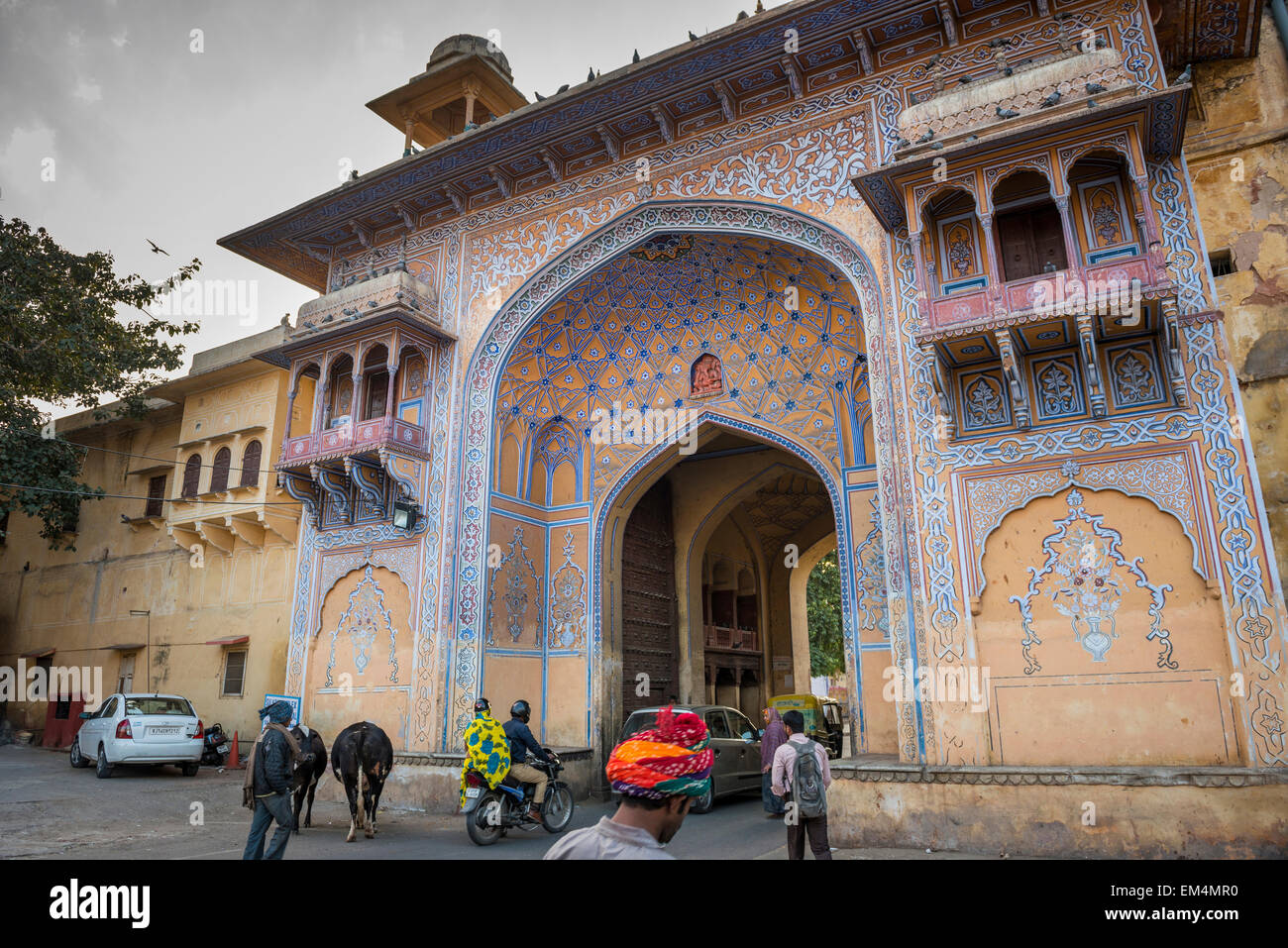 Verzierte Tor in die Stadt Jaipur, Rajasthan, Indien Stockfoto