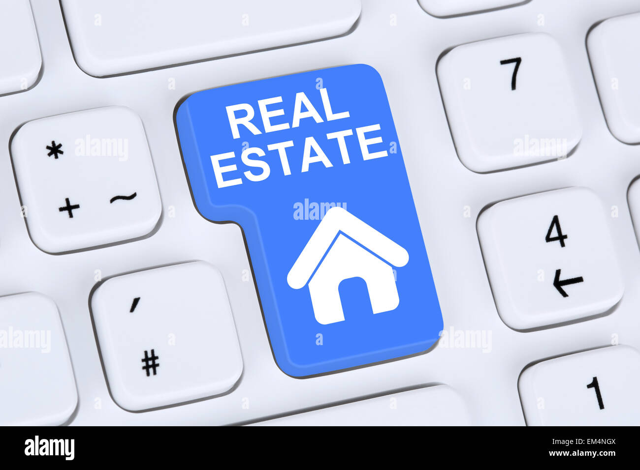 Verkauf oder Kauf einer Immobilien Investition Startseitensymbol online auf dem computer Stockfoto