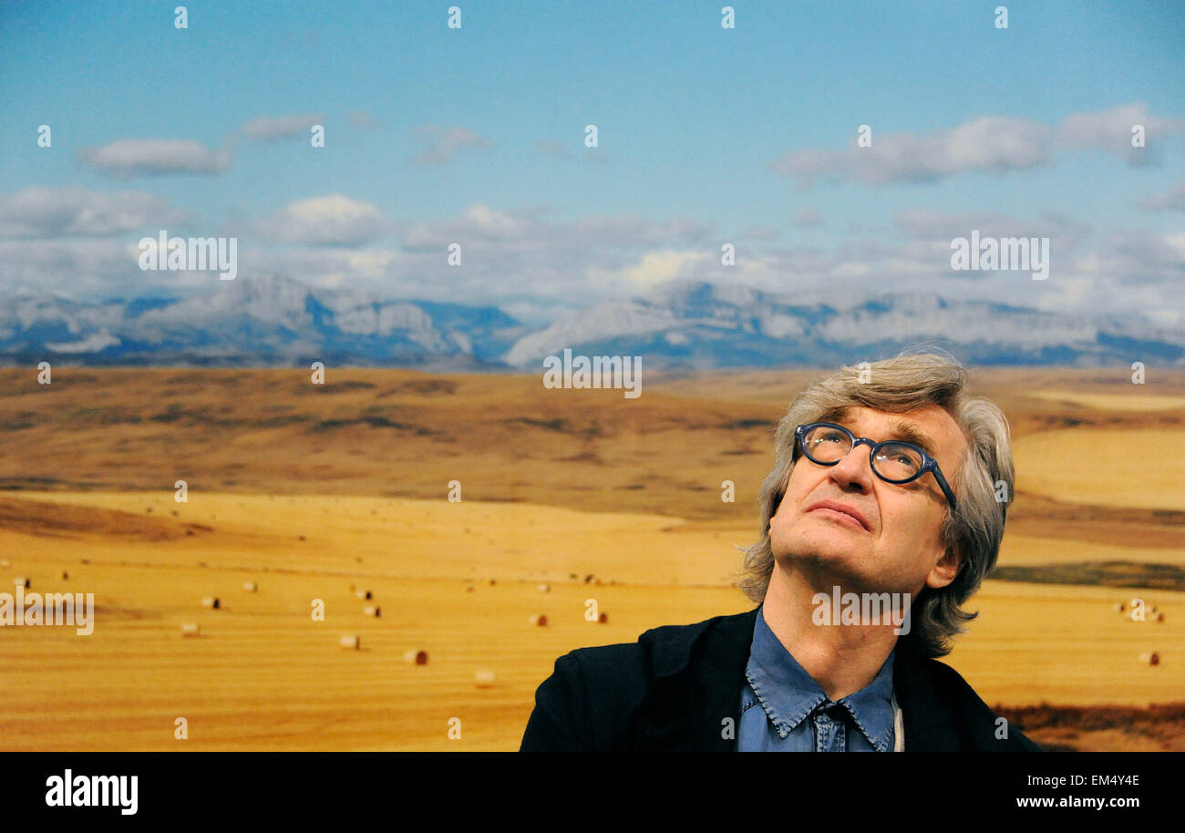 Düsseldorf, Deutschland. 16. April 2015. Deutscher Regisseur und Fotograf Wim Wenders auf der Pressekonferenz anlässlich der Ausstellung 4 Real & True 2'. Bildnachweis: UKraft/Alamy Live-Nachrichten Stockfoto