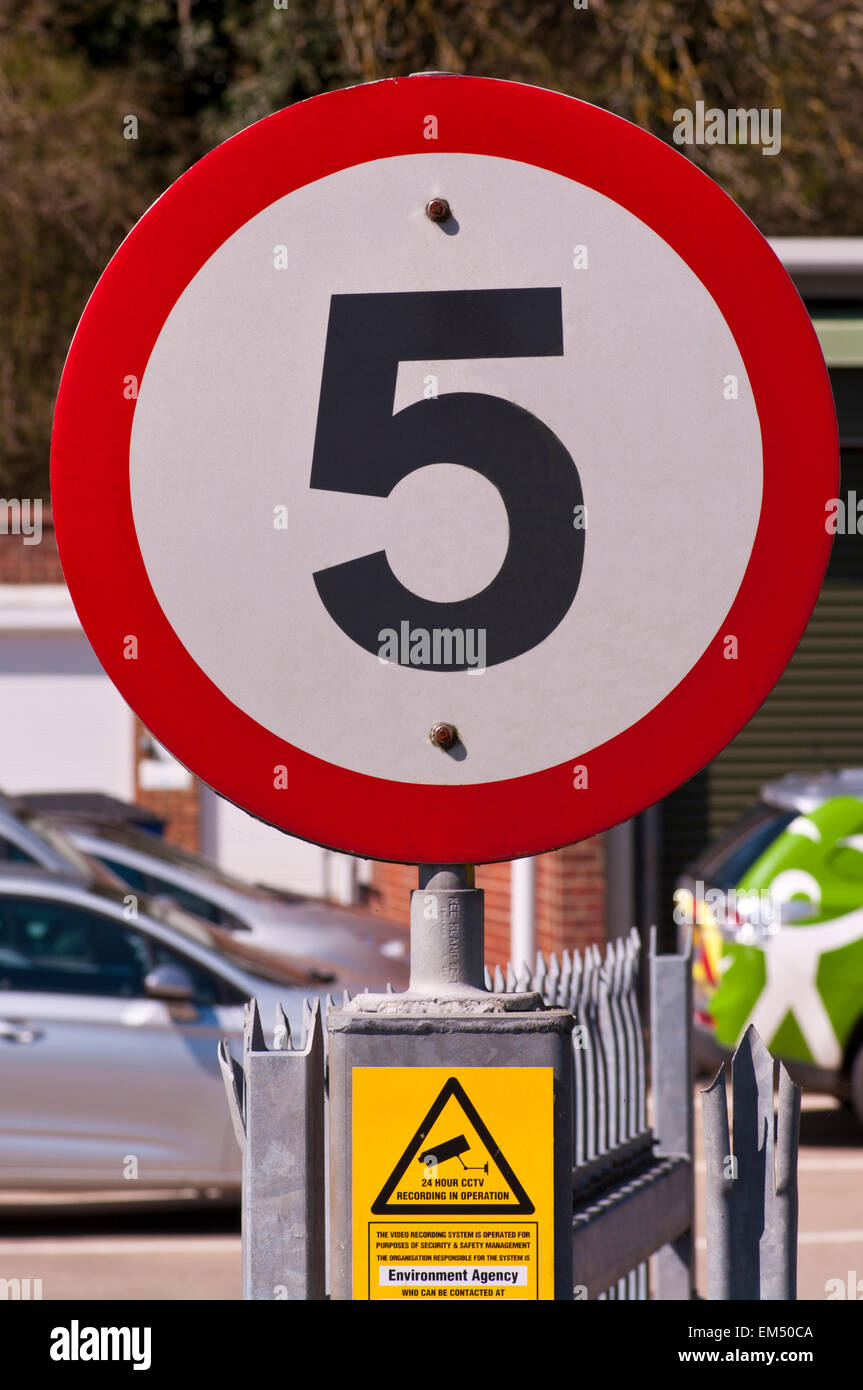 5 km/h Schild UK Stockfoto