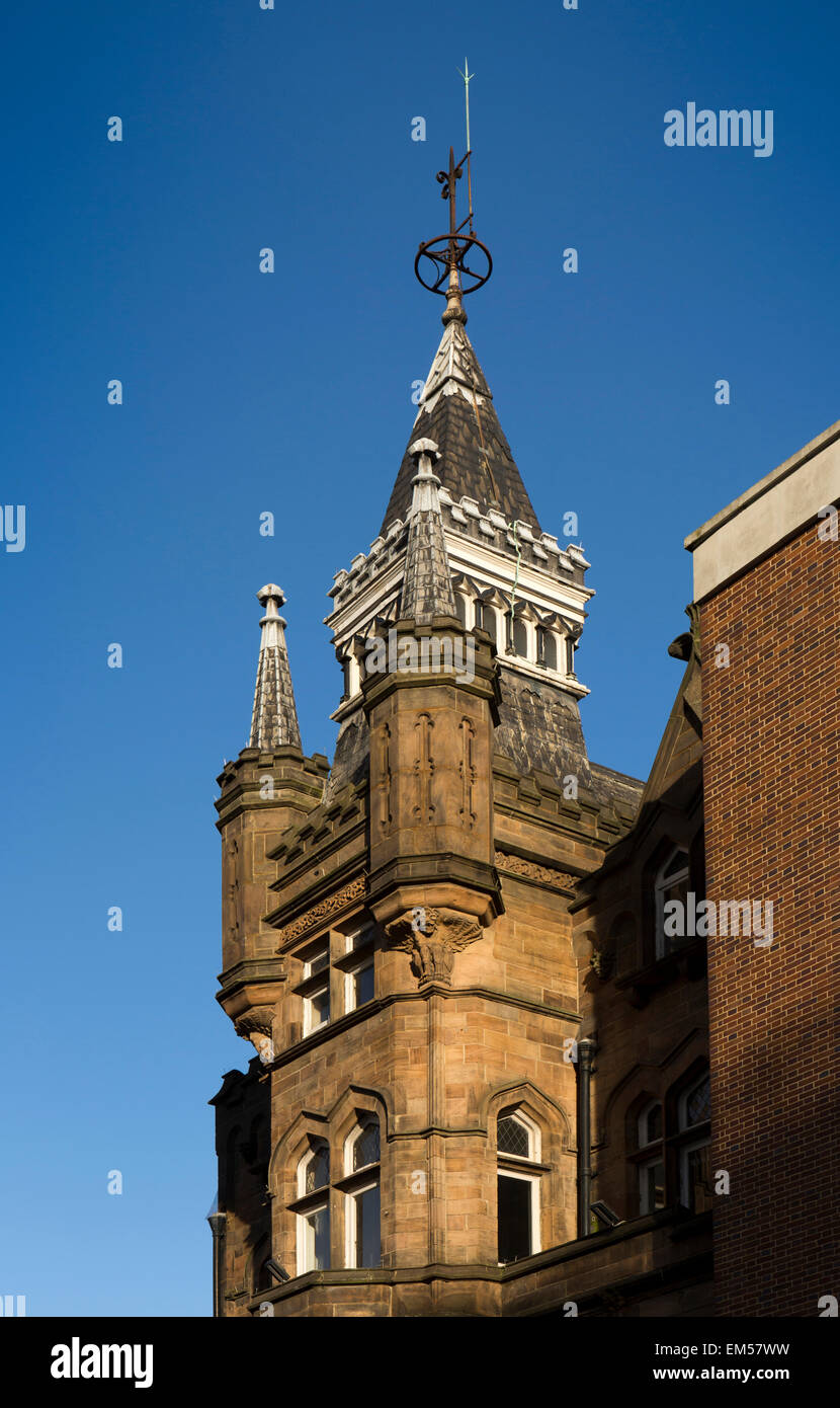 England, Yorkshire, Harrogate, Parliament Street, Turm von Westminster Arcade Stockfoto