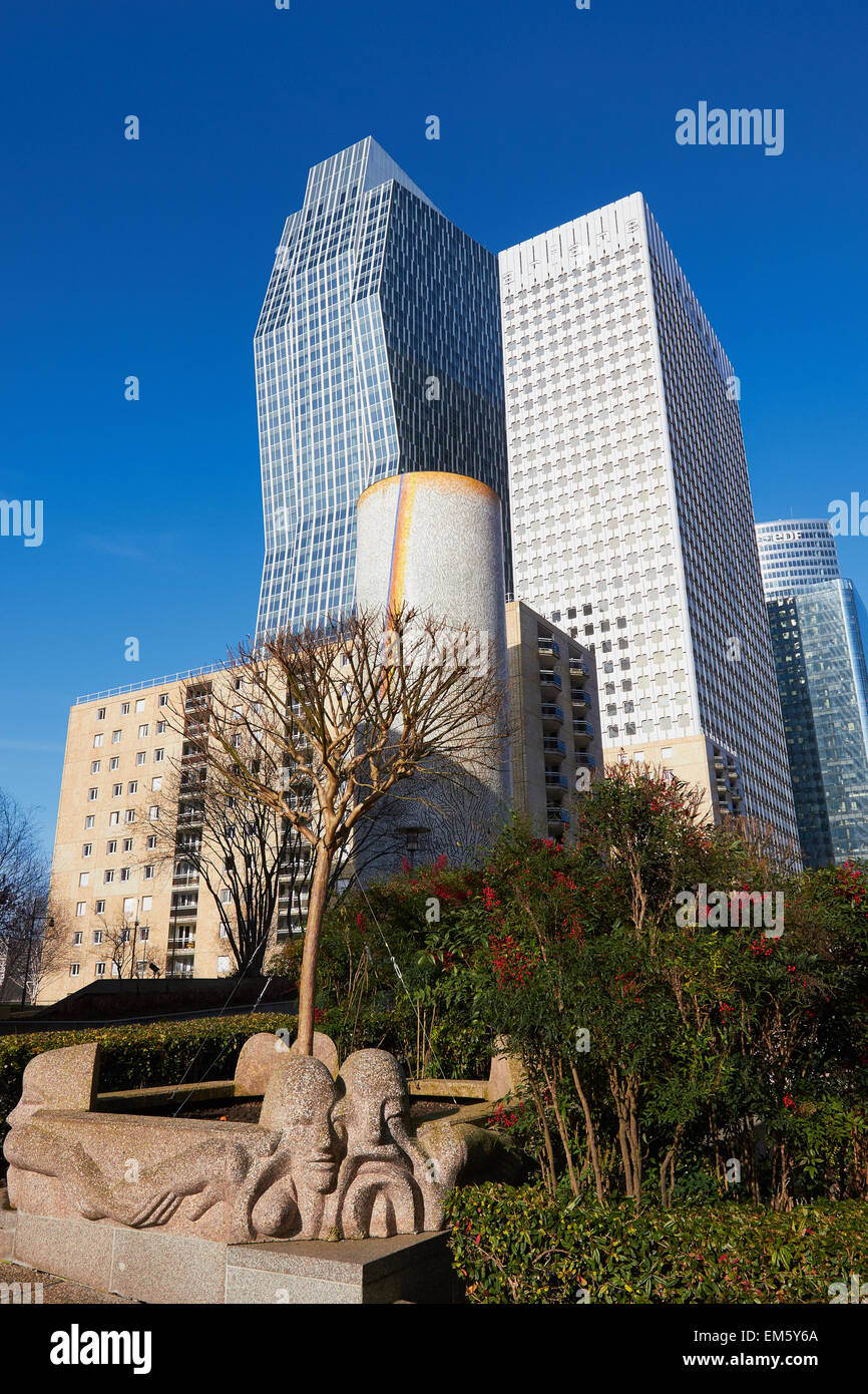 Wolkenkratzer-Skulptur und Natur La Défense Geschäft Bezirk Paris Frankreich Europa Stockfoto