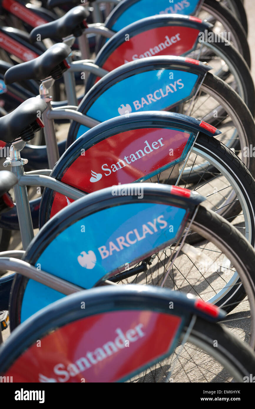 Londons blau "Boris Bikes" sollen rot angemalt unter einen sieben-Jahres-Sponsoring-Deal mit Santander Wert rund 7 Millionen Pfund pro Jahr, UK Stockfoto