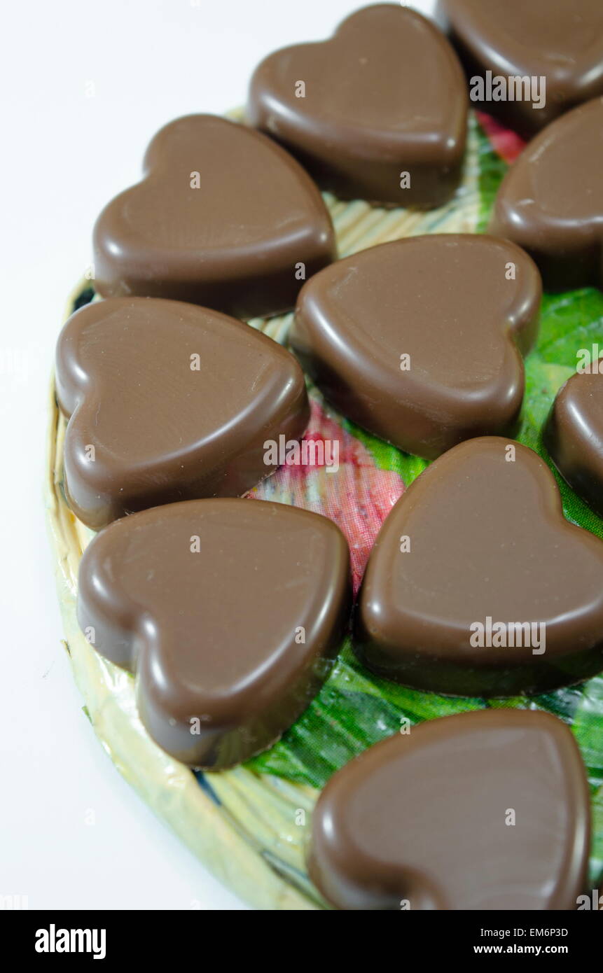 Suchen Sie herrlich Herzform Schokolade auf weißem Hintergrund Stockfoto