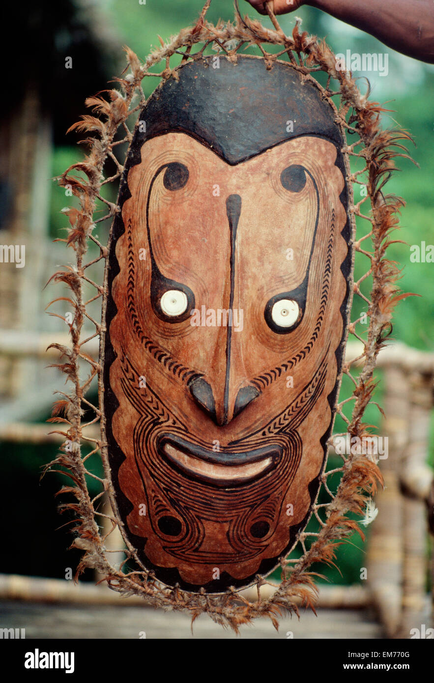 Tribal-Maske der lokalen Kultur der Ureinwohner in der Nähe von Sepik River; Papua-Neu-Guinea Stockfoto
