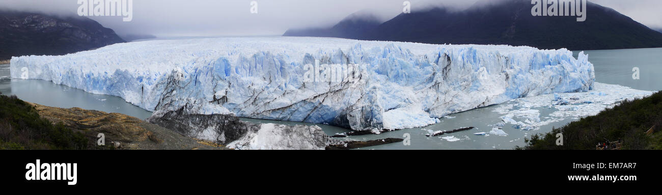 Panorama der Perito Moreno Gletscher, Lago Argentino, der Nationalpark Los Glaciares, Patagonien, Argentinien Stockfoto
