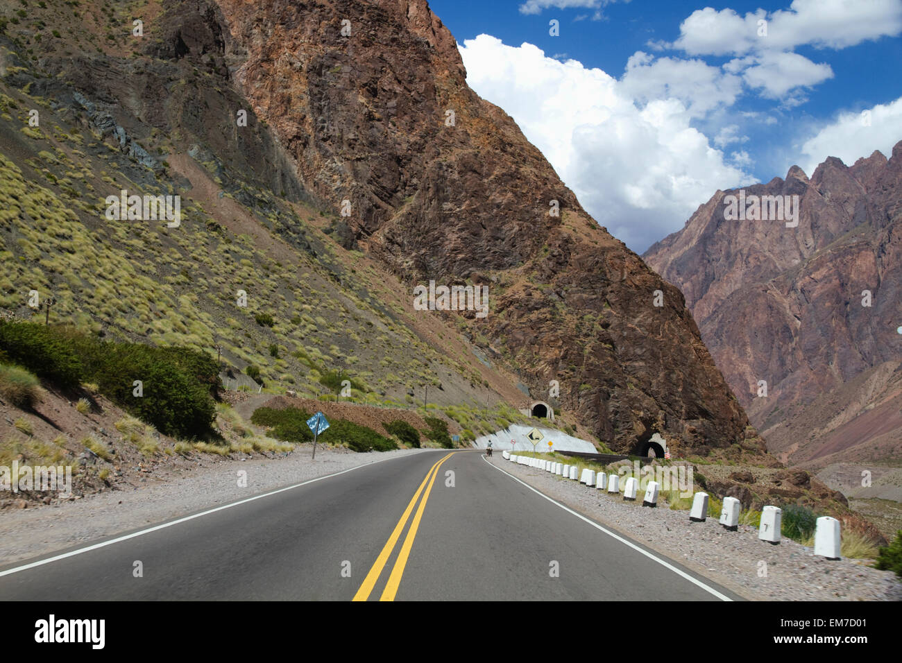 Tunnel auf der National Route 7, Chorrillos Bereich der Anden, Mendoza, Argentinien Stockfoto