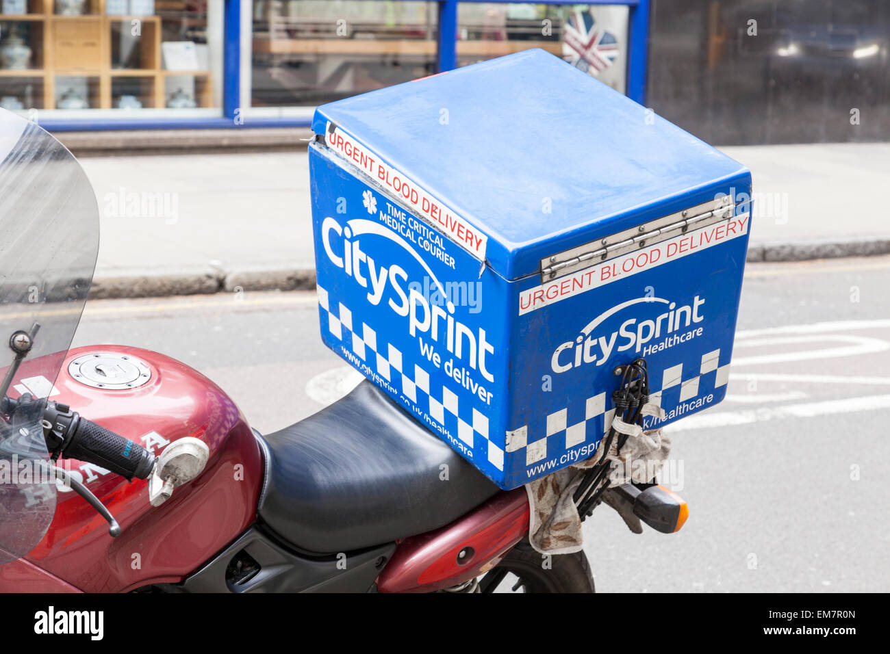 CitySprint Healthcare Motorrad verwendet für dringende Blut Lieferungen, London, England, UK Stockfoto