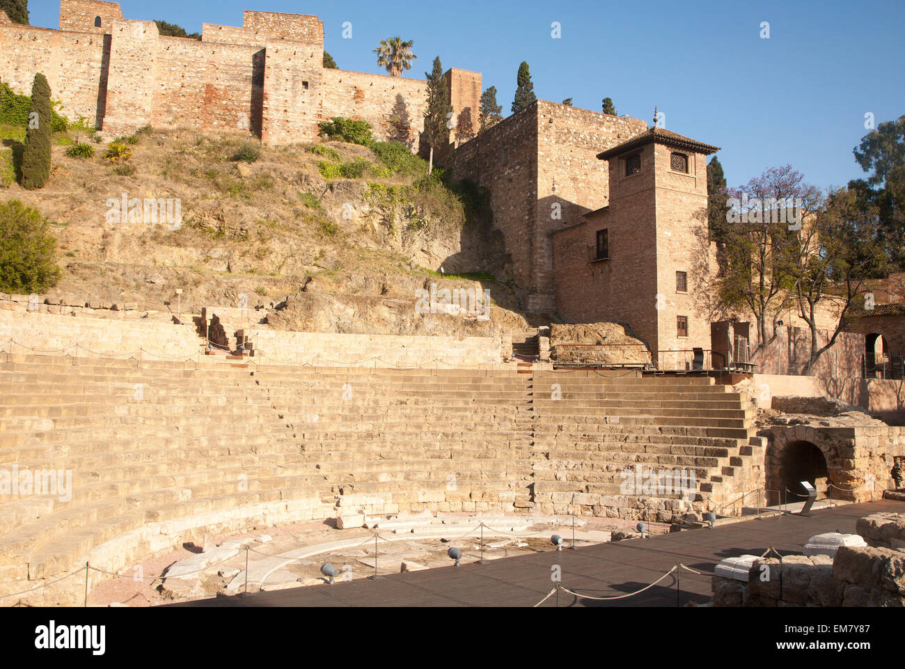 Römisches Theater und Mauern der Alcazaba Festung, Malaga, Spanien Stockfoto