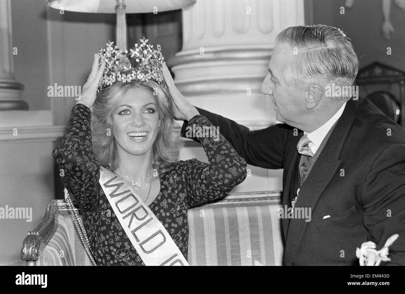 Miss Welt 1980, Miss Deutschland Gabriella Brum Frühstück Photocall mit Lord Mayor of London 14. November 1980. Stockfoto